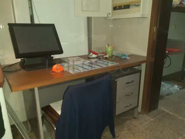 Material de Costura · Artigos de Retrosaria · Mobiliário de Escritório · Expositores