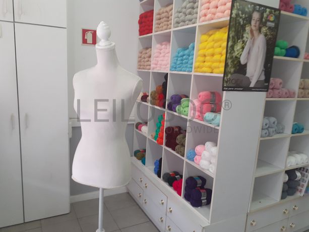 Material de Costura · Artigos de Retrosaria · Mobiliário de Escritório · Expositores