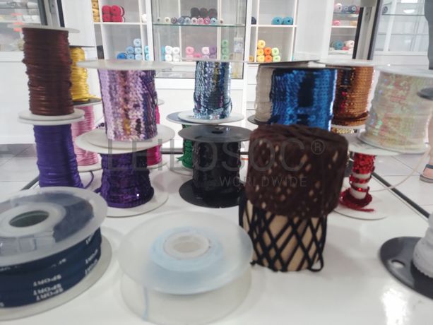 Material de Costura · Artigos de Retrosaria · Mobiliário de Escritório · Expositores