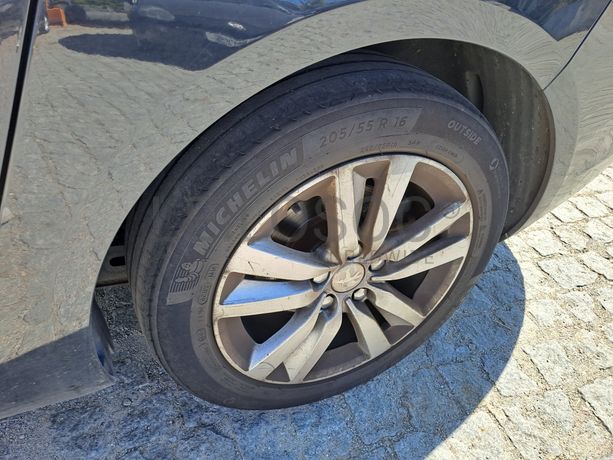 Peugeot 308 · Ano 2017