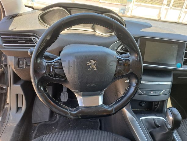 Peugeot 308 · Ano 2017