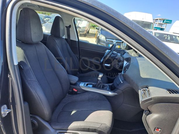 Peugeot 308 · Ano 2017