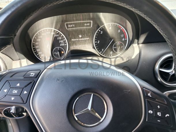 Mercedes-Benz A 180 · Ano 2015