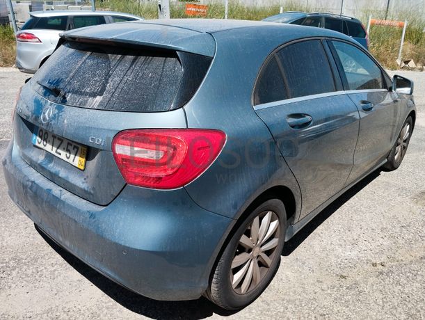 Mercedes-Benz A 180 · Ano 2015