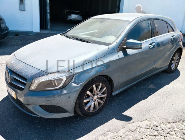 Mercedes-Benz A 180 · Ano 2015