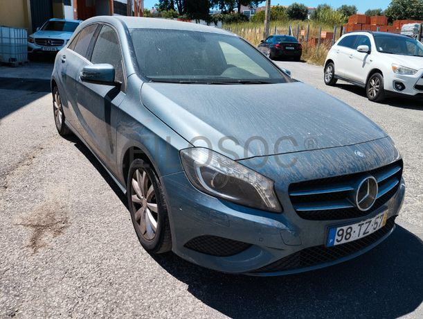 Mercedes-Benz A 180 · Ano 2015