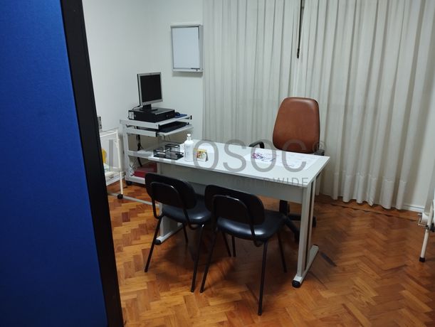 Equipamento de Escritório · Material Informático · Equipamento Clínico