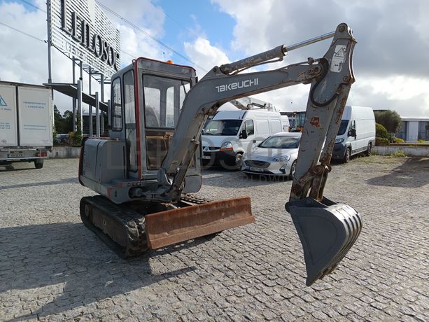 Mini Escavadora Takeuchi