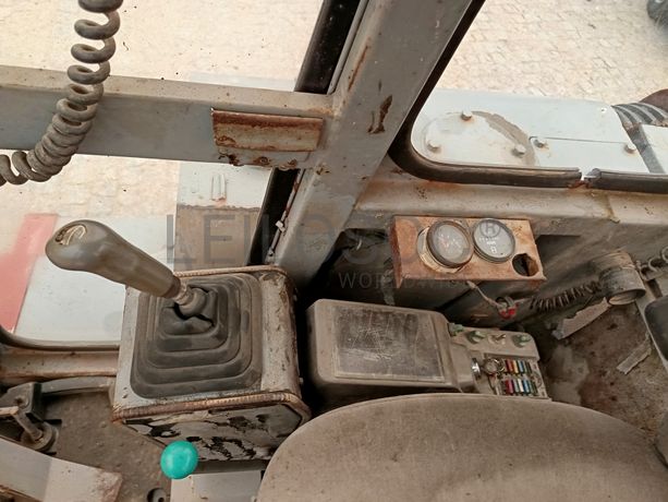 Mini Escavadora Takeuchi