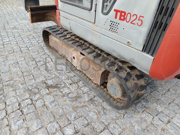 Mini Escavadora Takeuchi