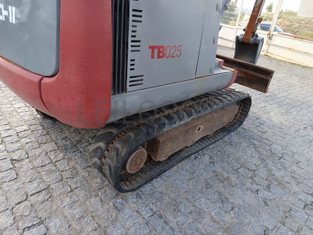 Mini Escavadora Takeuchi
