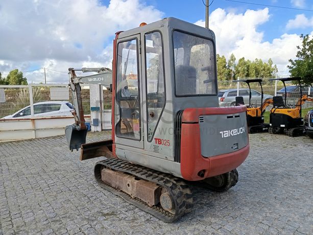 Mini Escavadora Takeuchi