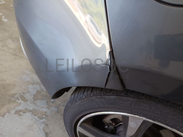 Volvo V40 · Ano 2013