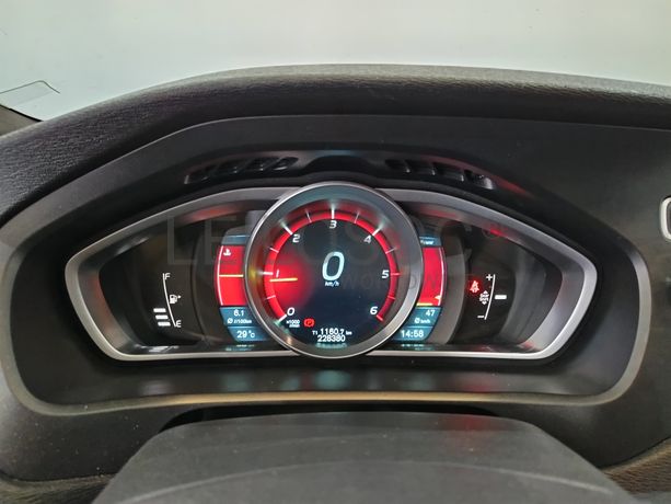 Volvo V40 · Ano 2013