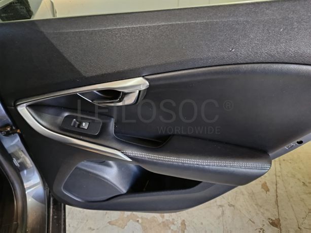 Volvo V40 · Ano 2013