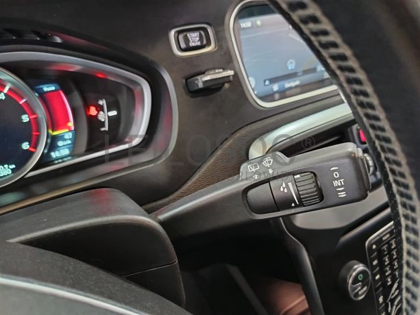 Volvo V40 · Ano 2013