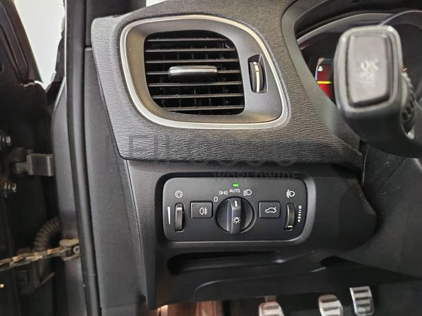 Volvo V40 · Ano 2013