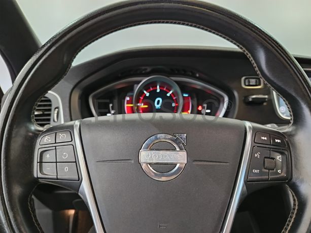 Volvo V40 · Ano 2013