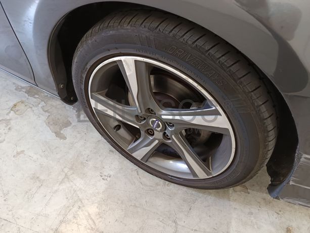 Volvo V40 · Ano 2013