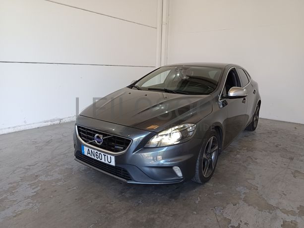 Volvo V40 · Ano 2013