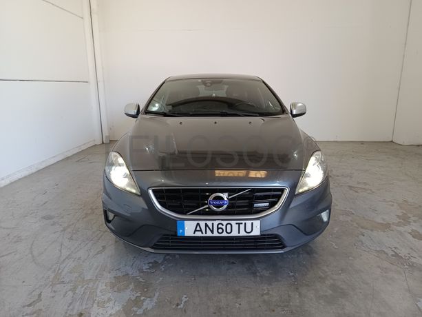 Volvo V40 · Ano 2013