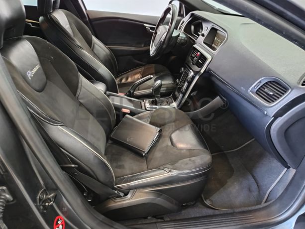 Volvo V40 · Ano 2013