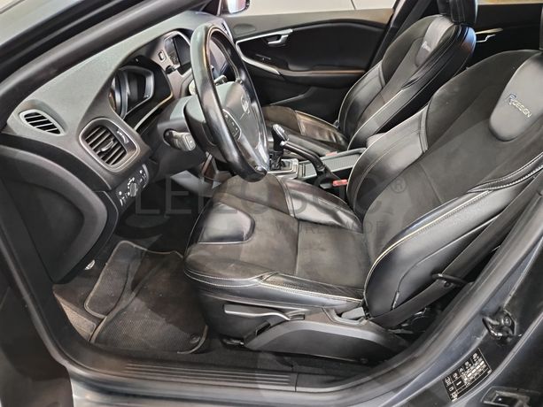 Volvo V40 · Ano 2013