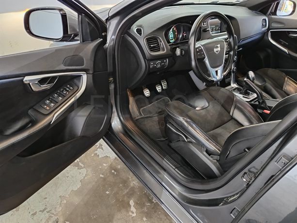 Volvo V40 · Ano 2013