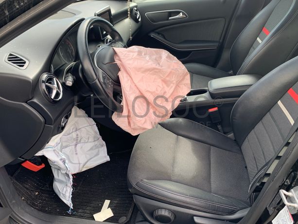 Mercedes-Benz A180 · Ano 2013