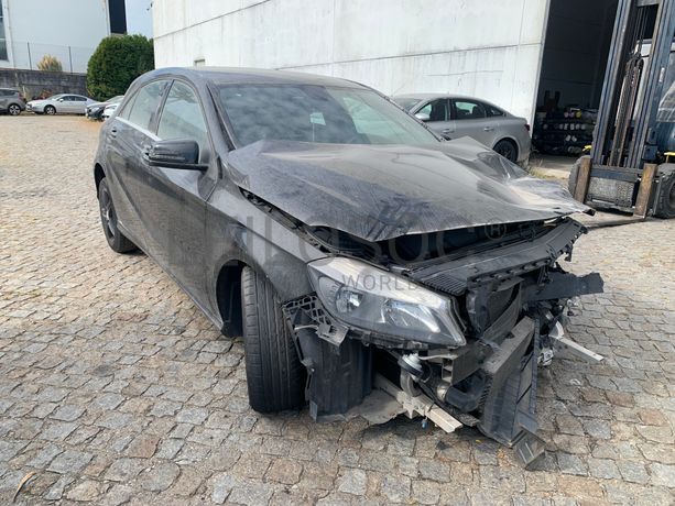 Mercedes-Benz A180 · Ano 2013