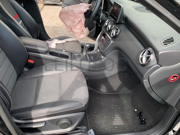 Mercedes-Benz A180 · Ano 2013