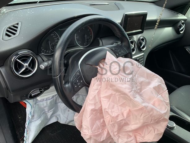 Mercedes-Benz A180 · Ano 2013