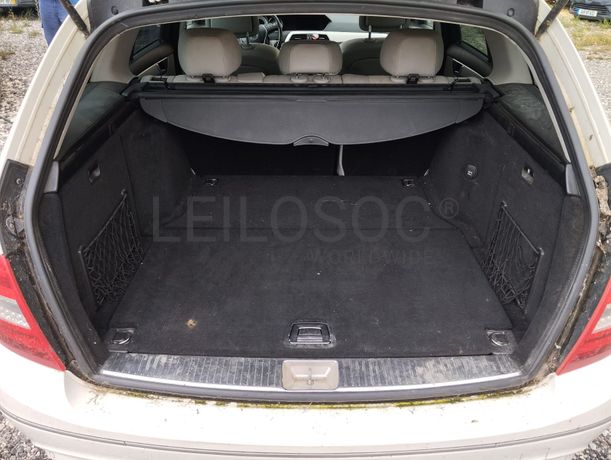 Mercedes-Benz C 220 CDI · Ano 2011