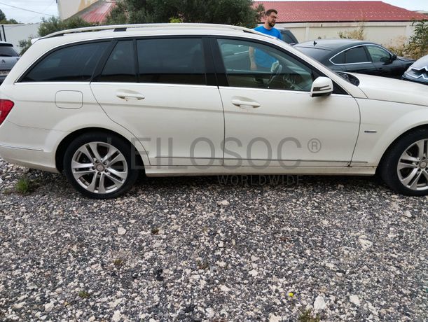 Mercedes-Benz C 220 CDI · Ano 2011