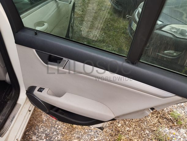 Mercedes-Benz C 220 CDI · Ano 2011