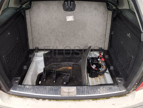 Mercedes-Benz C 220 CDI · Ano 2011