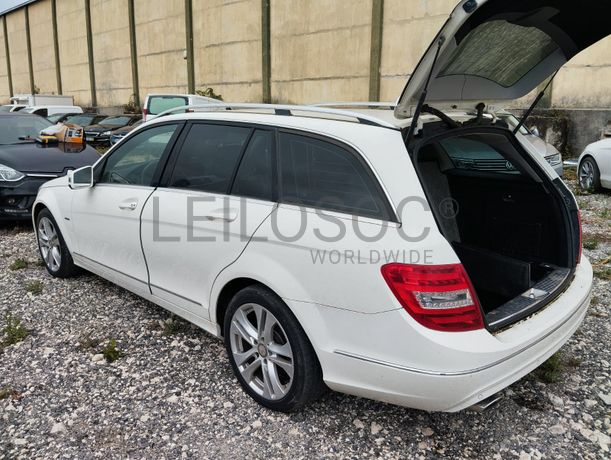 Mercedes-Benz C 220 CDI · Ano 2011