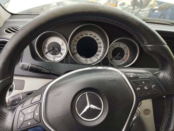 Mercedes-Benz C 220 CDI · Ano 2011