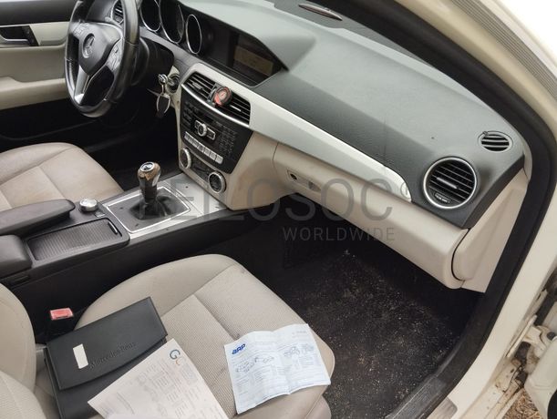 Mercedes-Benz C 220 CDI · Ano 2011