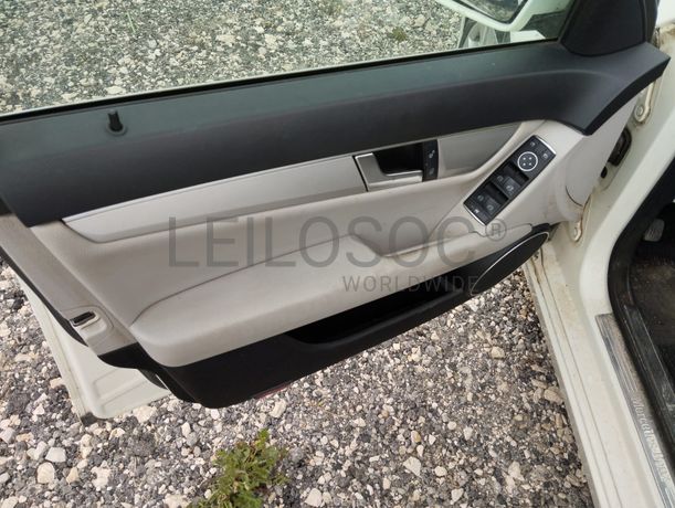 Mercedes-Benz C 220 CDI · Ano 2011