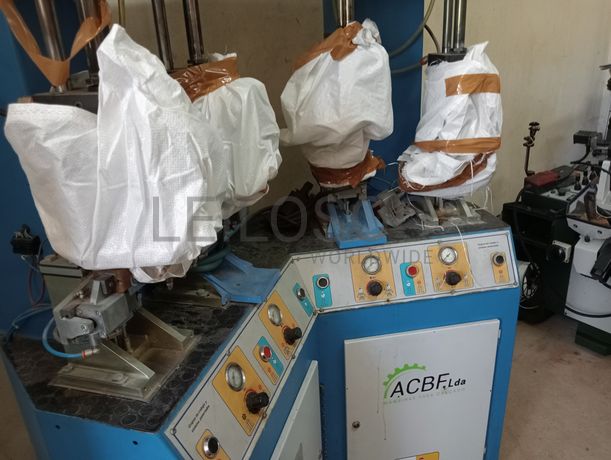 Máquina de Moldar Contrafortes