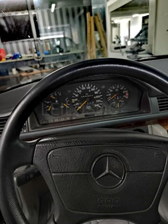 Mercedes-Benz E200 Cabrio · Ano 1994