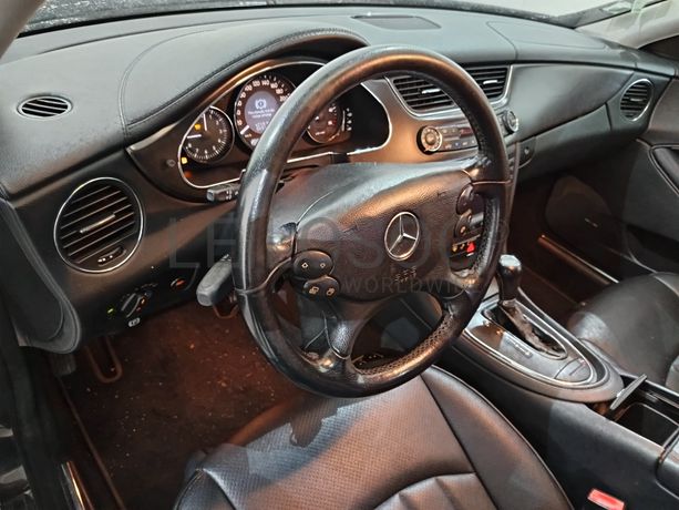 Mercedes-Benz CLS 320CDI · Ano 2005