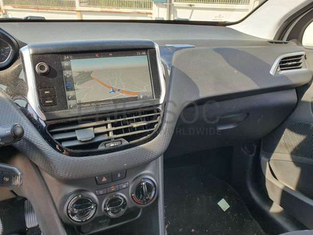 Peugeot 2008 · Ano 2017