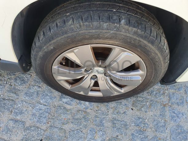 Peugeot 2008 · Ano 2017