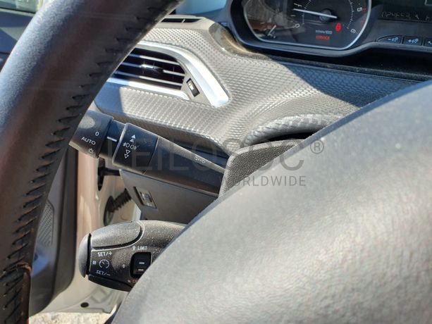 Peugeot 2008 · Ano 2017