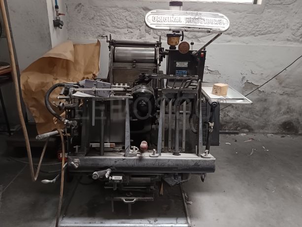 Máquina de Corte e Vinco