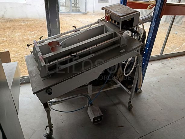 Máquina de Prensar Cadernos