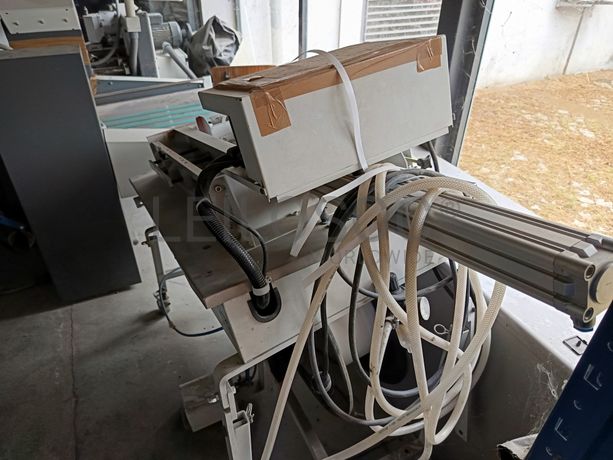 Máquina de Prensar Cadernos