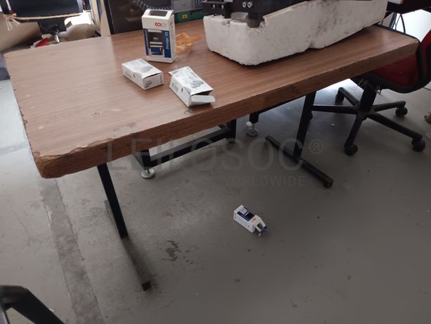 Secretárias · Cadeiras · Armários